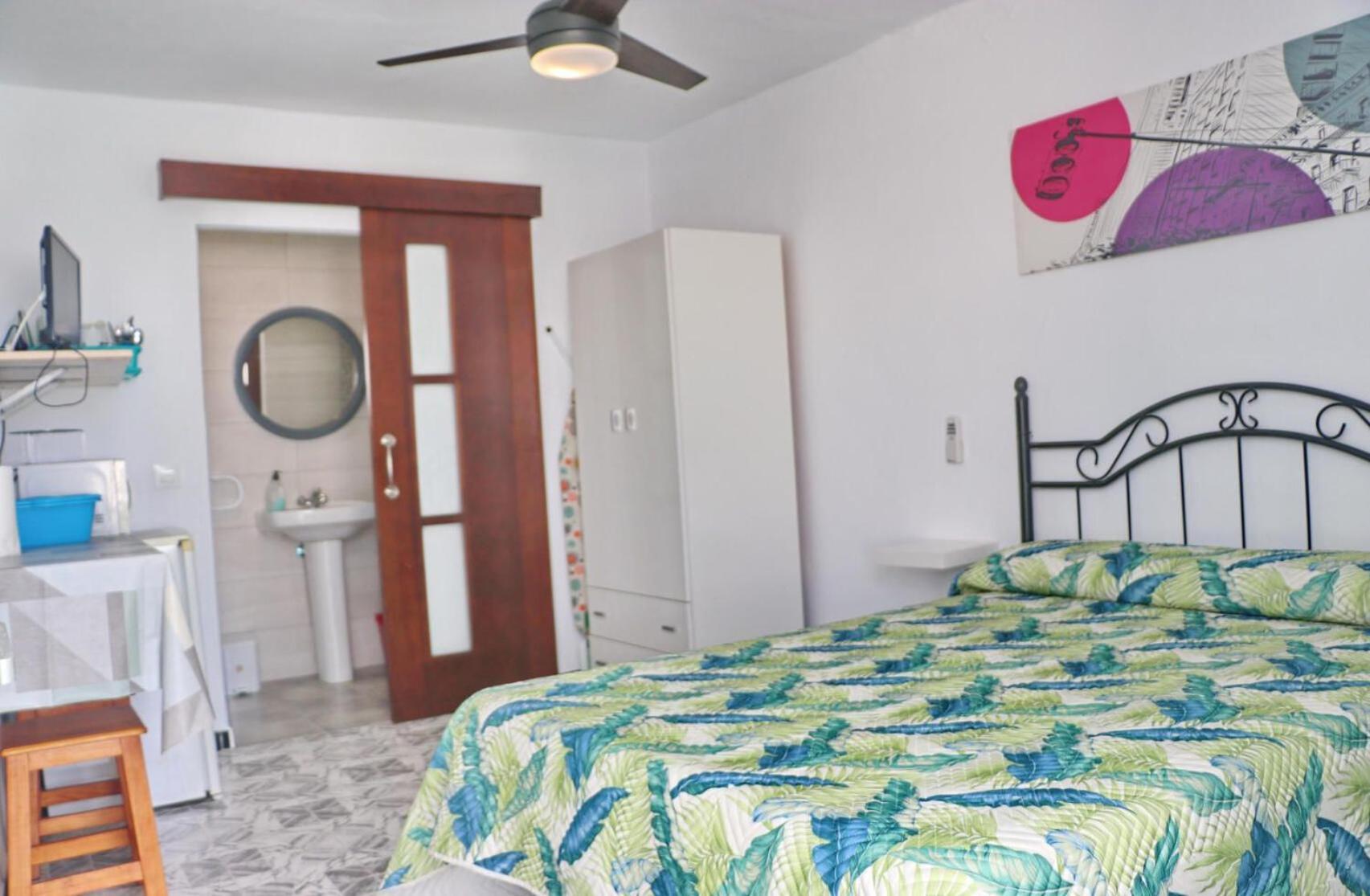 Habitacion Velarde Conil De La Frontera Esterno foto